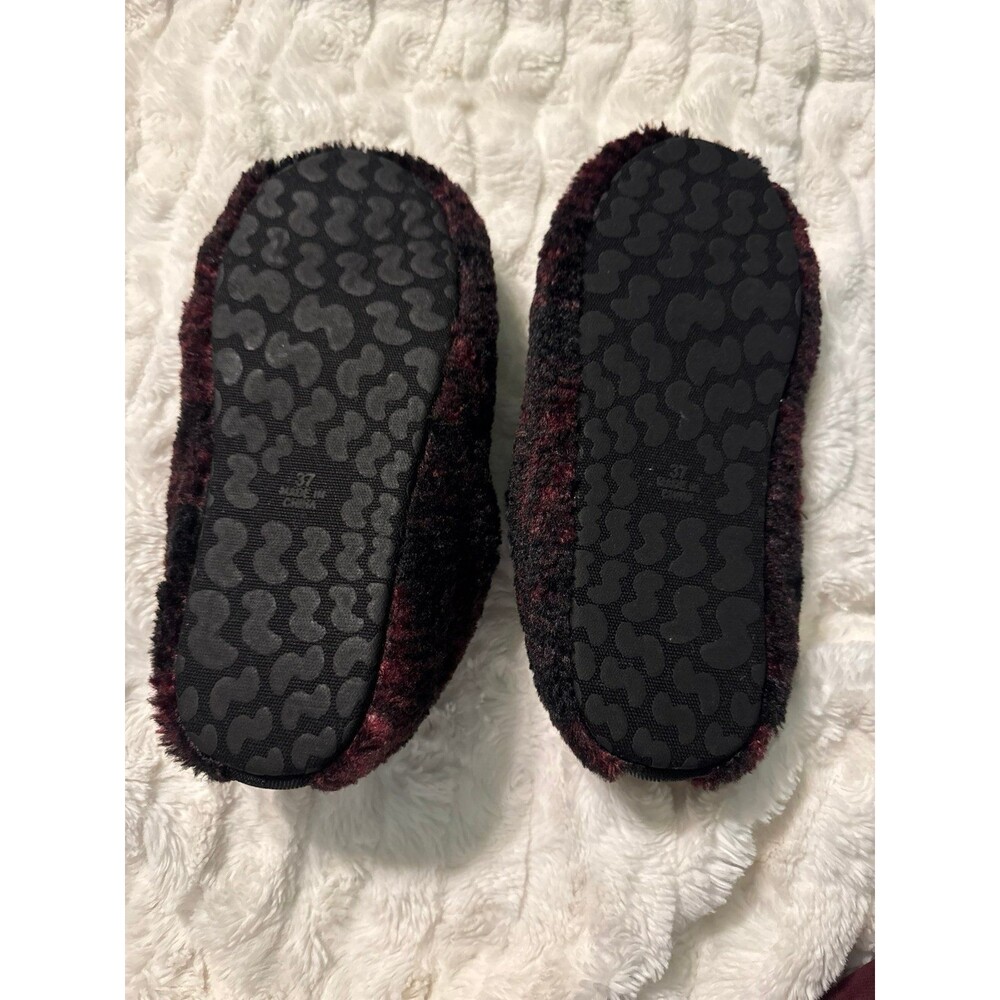 Slipper - Picture 8 of 8